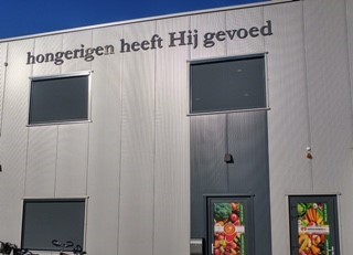 Hongerigen heeft Hij gevoed.jpg